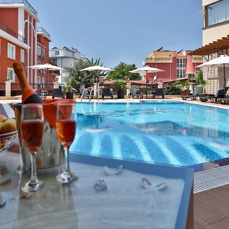 Vip Club Dolphin Coast Aparthotel Sunny Beach Exterior photo